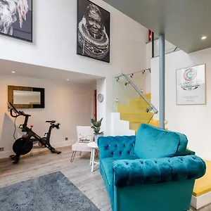 https://luxury-architect-designed-apt-13-mins-to-royal-mile.edinburghhotelsuk.org