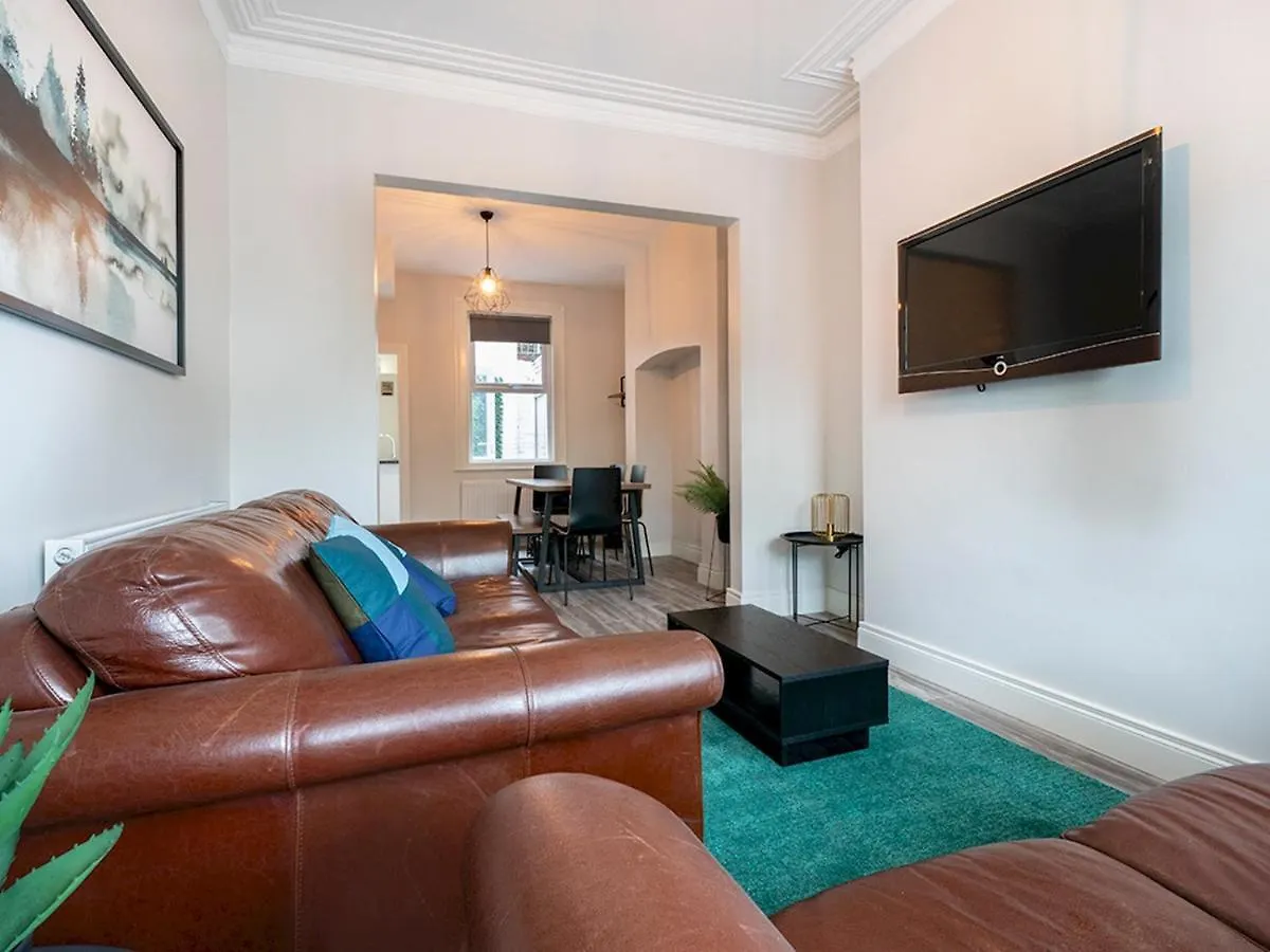 Pass The Keys Beautiful 4Br Restored Red Brick Cafes And Park Belfast United Kingdom