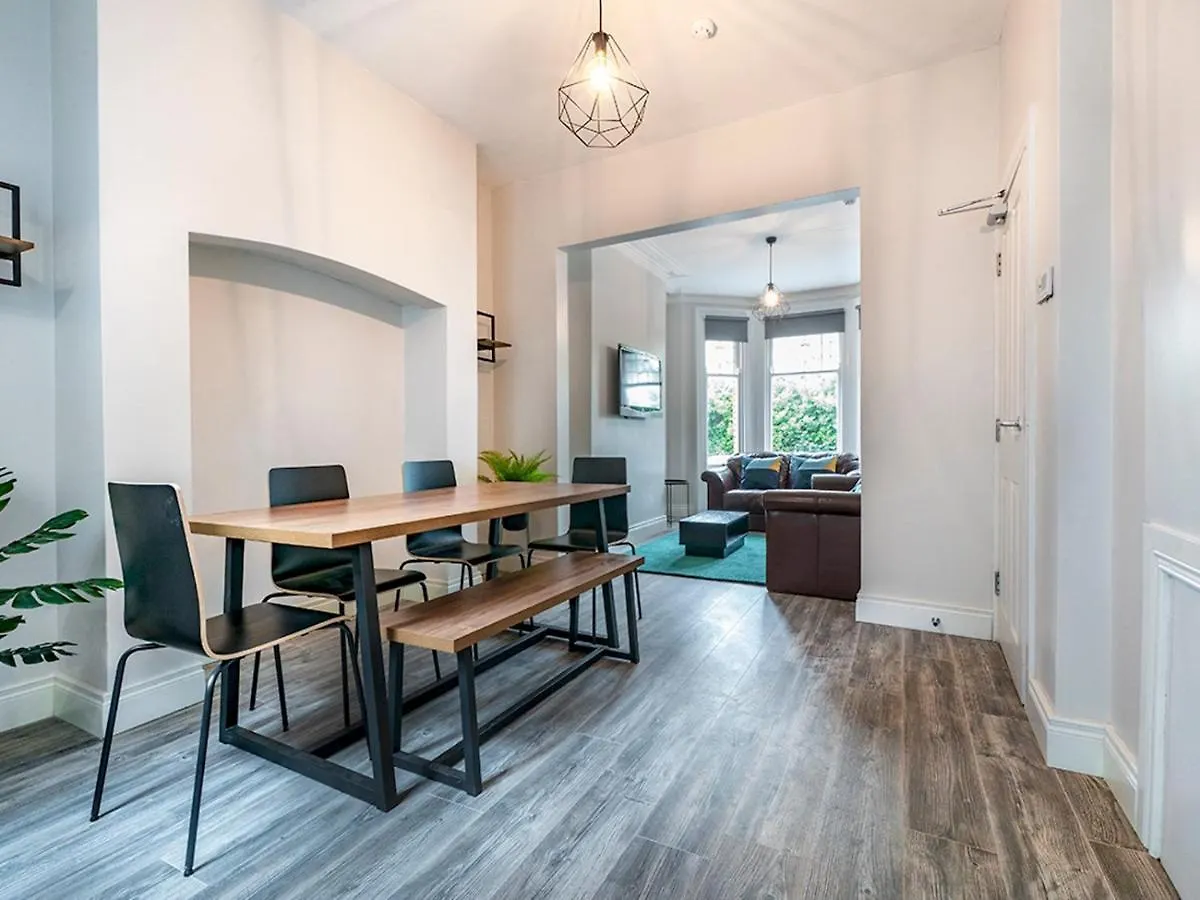 Holiday home Pass The Keys Beautiful 4Br Restored Red Brick Cafes And Park Belfast United Kingdom